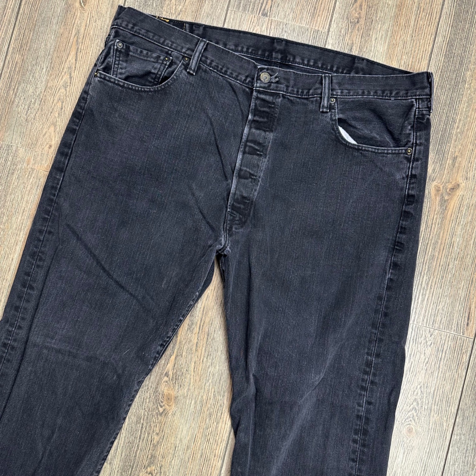 Levis 501 Original Fit Jeans Mens 44x32 Washed Black Straight Leg Denim